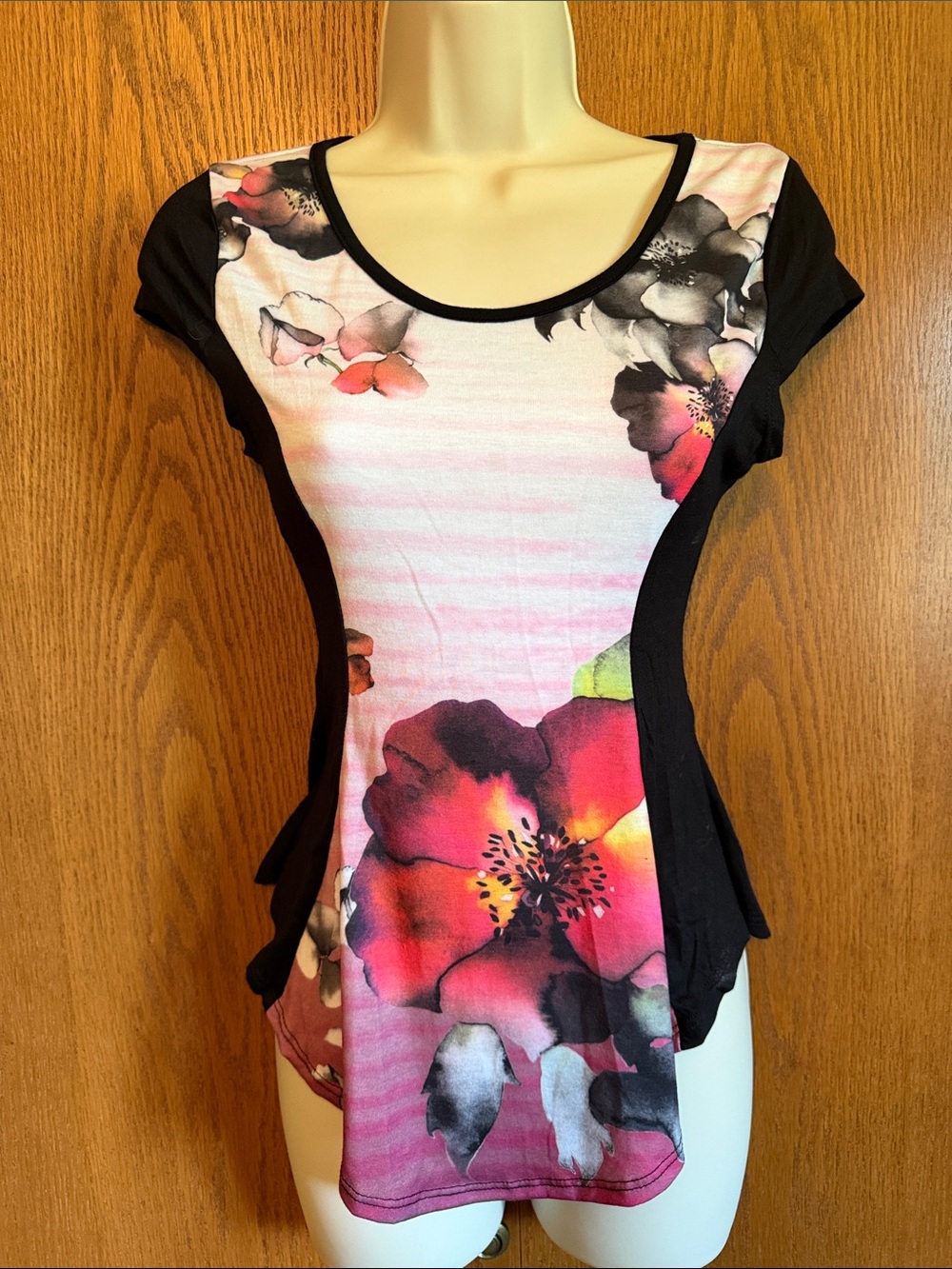 Floral Scoop Neck Tunic Top - Black and Pink